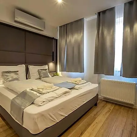 Aparthotel Minaret & Relax Pecs